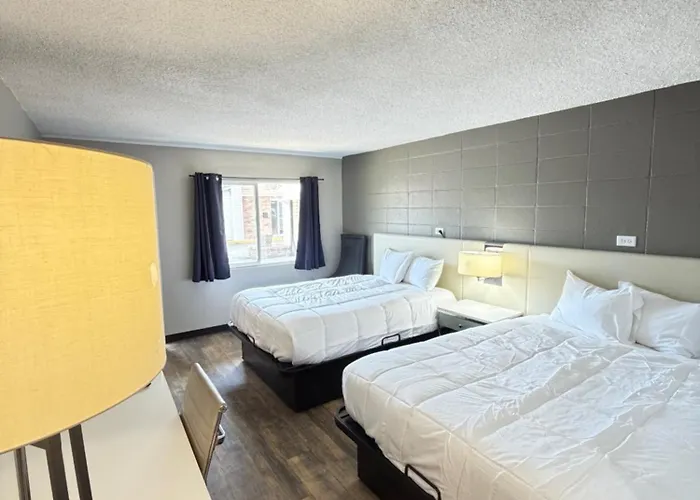Deluxe Inn